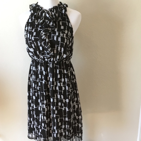Merona Dresses & Skirts - Merona Black & White Ruffle Dress Size Medium